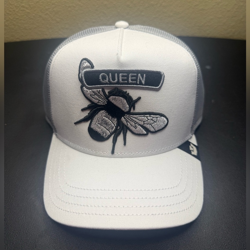 GOORIN BROS “QUEEN” Bee Animal Farm Trucker Hat White Gray Snapback